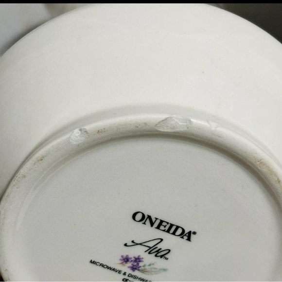 Oneida ‘Ava’ Floral Pattern China Pitcher 48oz - Picture 6 of 6